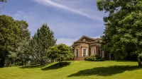 De Courceys Manor Suites & Cottages Hotels in Llantrisant