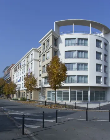 Residhome du Théâtre Отели в г. Оннен