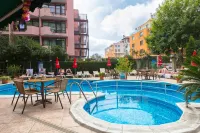 Hotel L&B- Free Parking - С бассейном