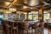 Shangri-La Resort Hotels in Cleora