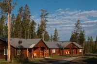 Headwaters Lodge & Cabins at Flagg Ranch Hotels in 