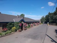 Bowes Incline Hotel