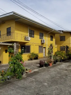 Sunflower Apartments Trinidad - parking