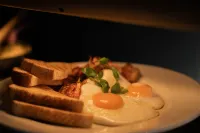 Sunseeker Motor Inn - breakfast