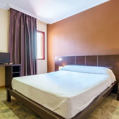 Hostal Frasca by Vivere Stays Отели рядом с достопримечательностью «Пуэрта-де-Толедо»