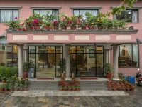 Hotel le Himalaya Отели в г. 