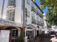Hostal Marissal by Dorobe