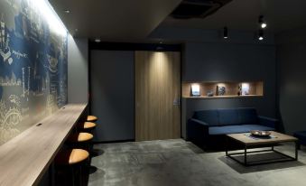 Alphabed Inn Takamatsuekimae