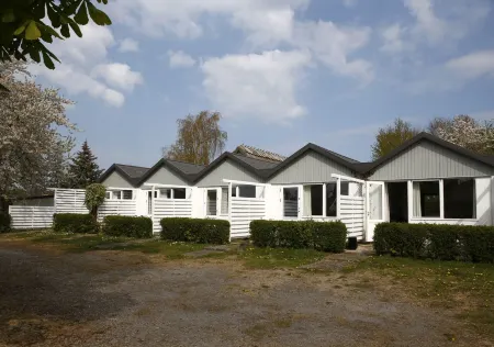 Kirsebærkroen - the Inn Between Отели в г. Faxe Ladeplads