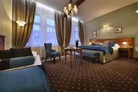 City Hotel Morris Hotels in Novy Bor