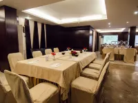 Roland Hotel โรงแรมใกล้เควสต์มอลล์