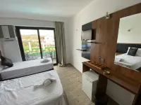 Atas Aqua  Otel Avsa Hôtels à : Avsa Island