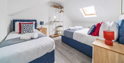 Modern Town Center Apartments Aldershot Hotels near The Royal Staff