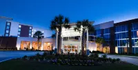 DoubleTree by Hilton Hotel and Suites Charleston Airport
