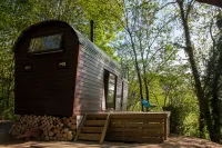 Extraordinary Huts Ltd Hotels in Guestling
