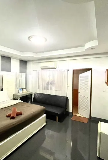 ห้องเตียงใหญ่พร้อมอ่างอาบน้ำ