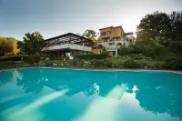Agriturismo la Vecchia Fattoria - Pools