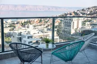 DOV Garden Apartment with Private Pool - Bergblick