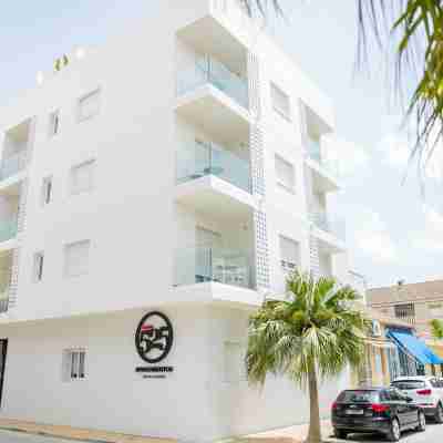 Apartamentos 525 Hotel Exterior