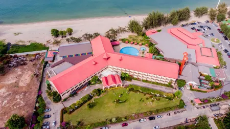 Haad Kaew Resort Отели рядом с достопримечательностью «Wat Bo Thong»