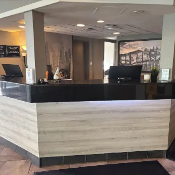 Super 8 by Wyndham Macleod Trail Calgary