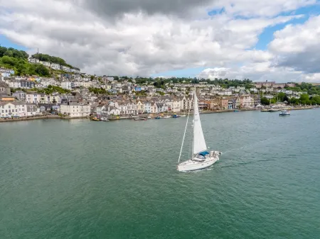 Waterfront House Отели рядом с достопримечательностью «Дартмут Касл»