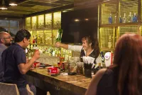 AlQasr Metropole Hotel - Bares