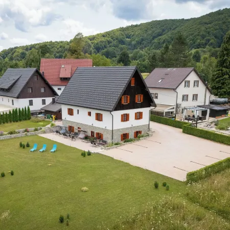 Green Lakes House