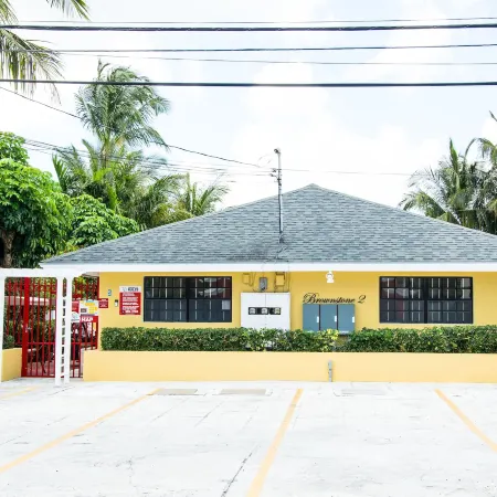 Brownstone Guesthouses Seabeach