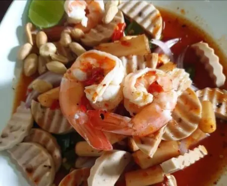 TR Guesthouse Отели рядом с достопримечательностью «Wat Traphang Tong Lang»