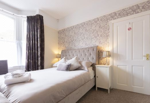 Bootham Apartment 32 - Free Parking - Five Minute Walk to York Minster - Housity