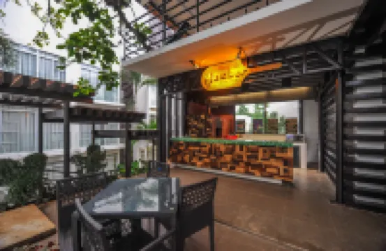 アジザ パラダイス ホテル