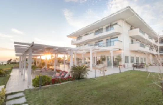 King Maron Wellness Beach Hotel