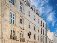 Maisons du Monde Hôtel & Suites - la Rochelle Vieux Port Hotels in der Nähe von Tour de la Grosse Horloge