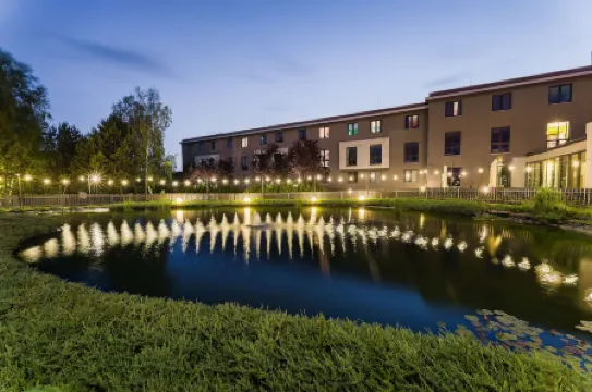 Artis Loft Hotel Отели в г. Жирардув