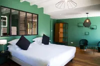 Manoir le Roure Hotels in Châteauneuf-du-Rhône