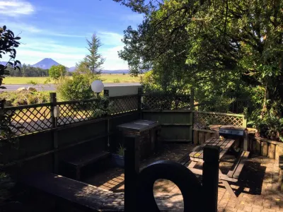 Alpine Chalets Hotels near Tongariro Alpine Crossing