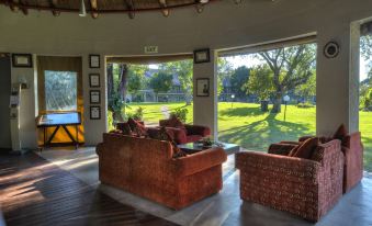 Azambezi River Lodge