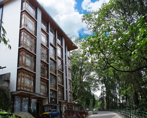 The Golden Crest Hotels in der Nähe von Kloster Enchey