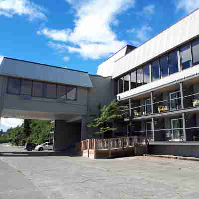 Anchor Inn and Suites Hotel Exterior