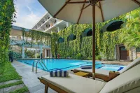 Kandyan Reach Hotel - Pools