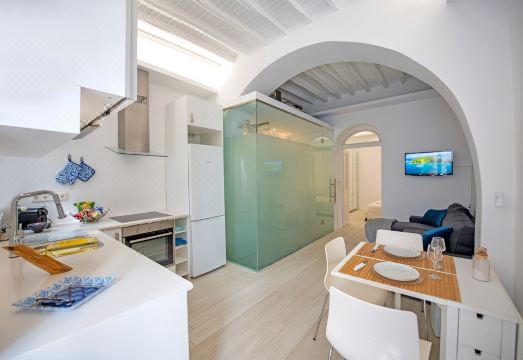 카사 디 비토의 문이 열린 모습