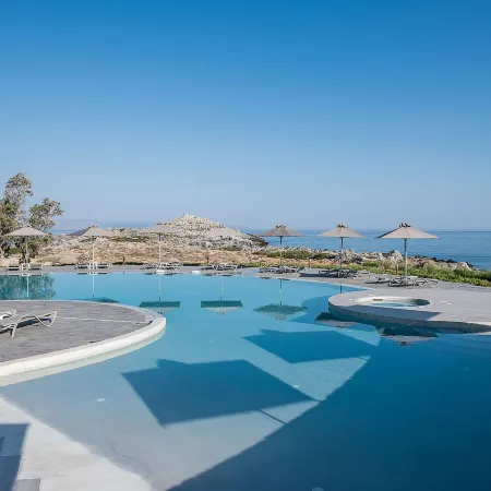 Kavos Hotel & Suites