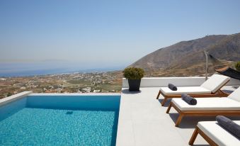 Kamini White I Villa