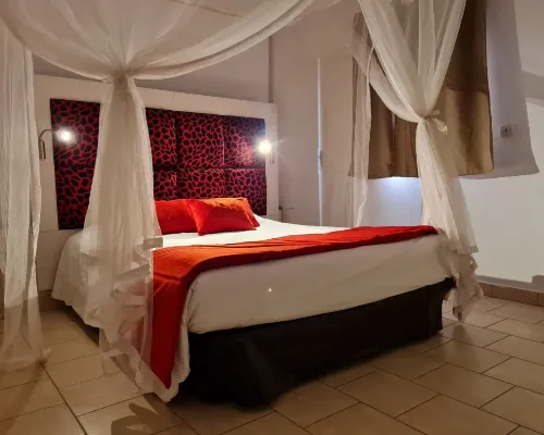 索伊芒加藍色酒店薩利 薩利 伯土達爾酒店