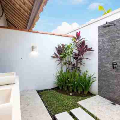 Villa Candi Kecil Empat by Villa Finder Hotel Exterior