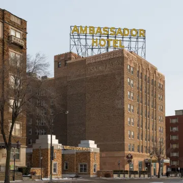 Ambassador Hotel Milwaukee, Trademark Collection by Wyndham
