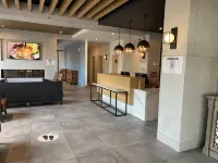 普萊西德湖畔主街旅館