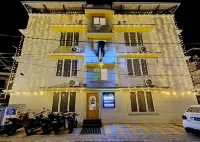 The Waves by the Beach Inn Hotels near Indira Priyadarshini Park