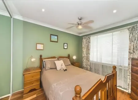 Cheerful 4 Bedrooms with Free Parking
